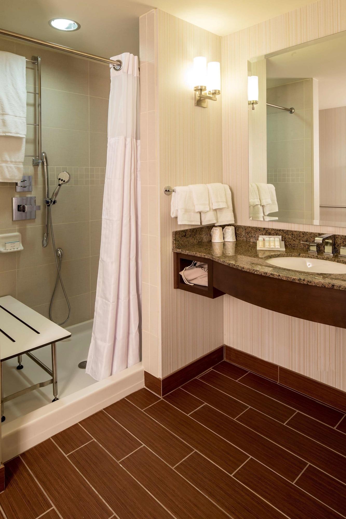 Hilton Garden Inn Uniontown Exteriör bild