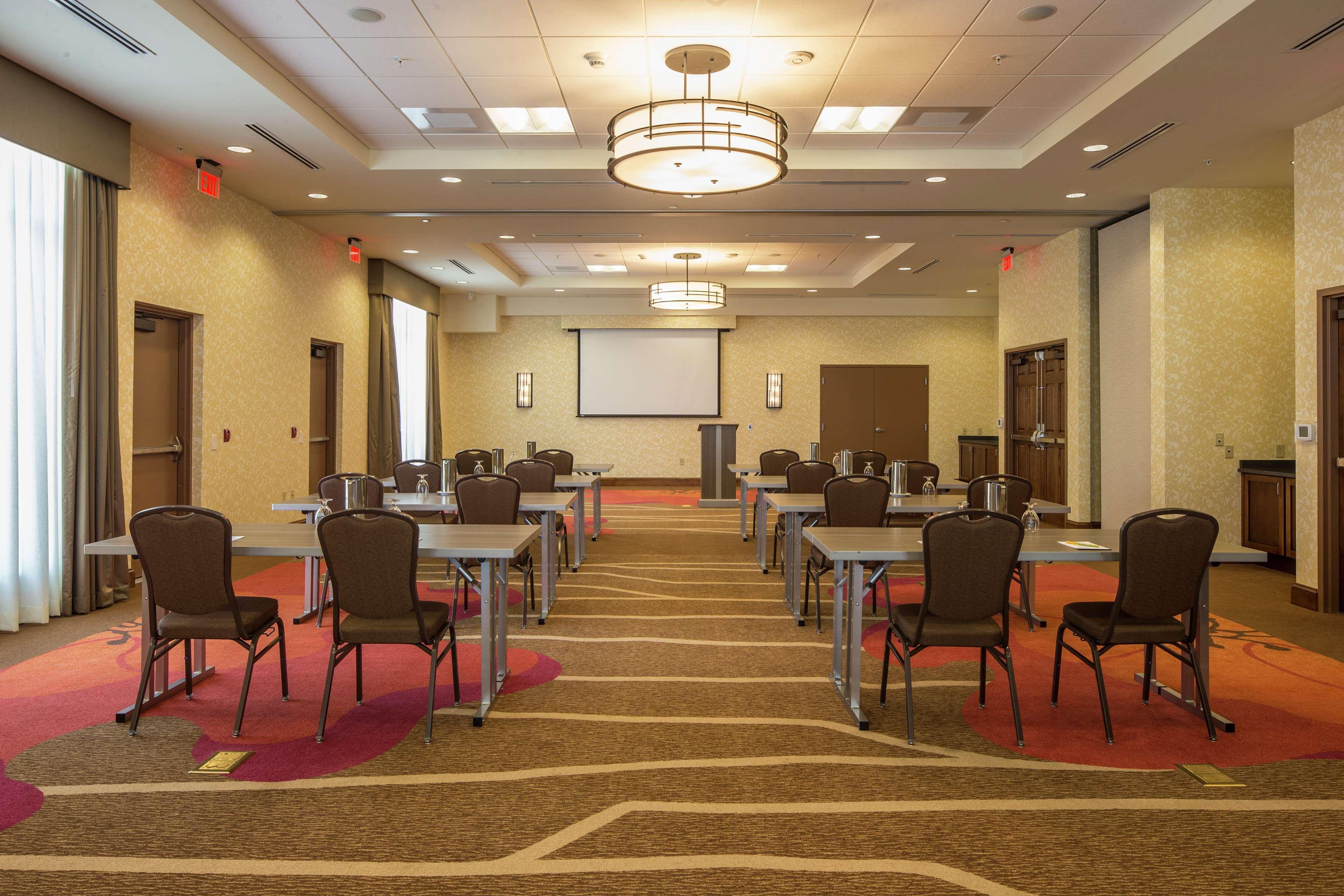 Hilton Garden Inn Uniontown Exteriör bild