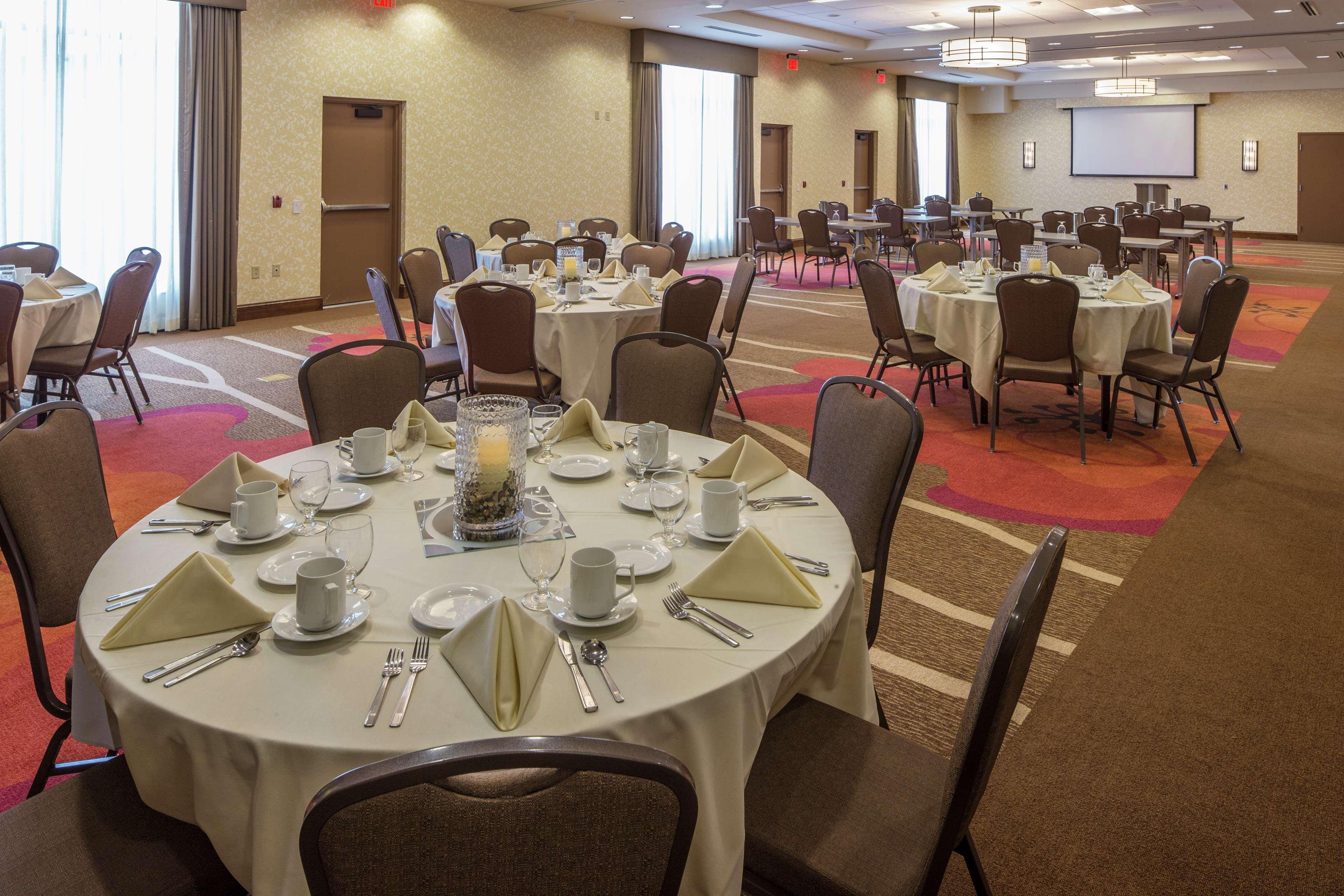 Hilton Garden Inn Uniontown Exteriör bild