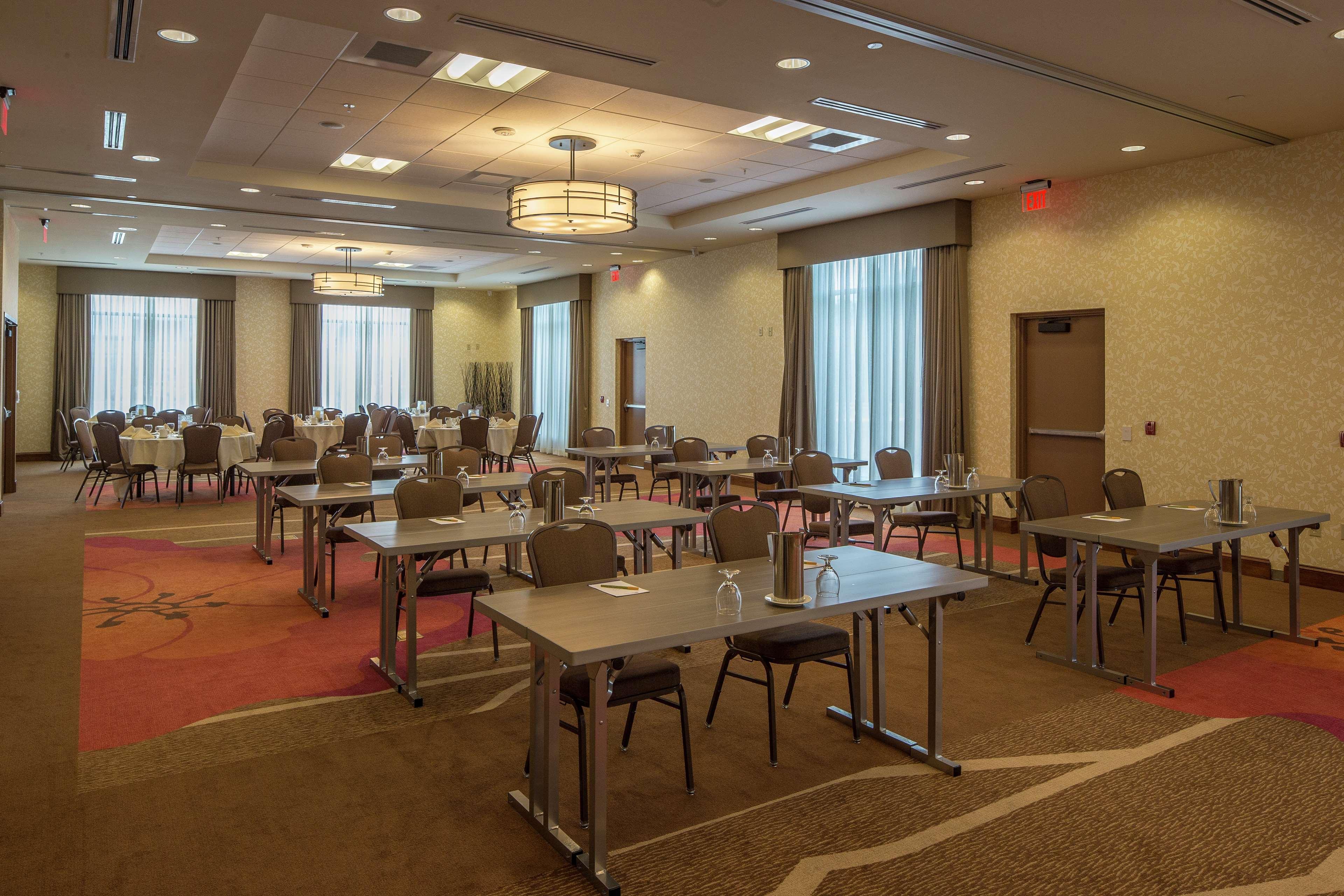 Hilton Garden Inn Uniontown Exteriör bild