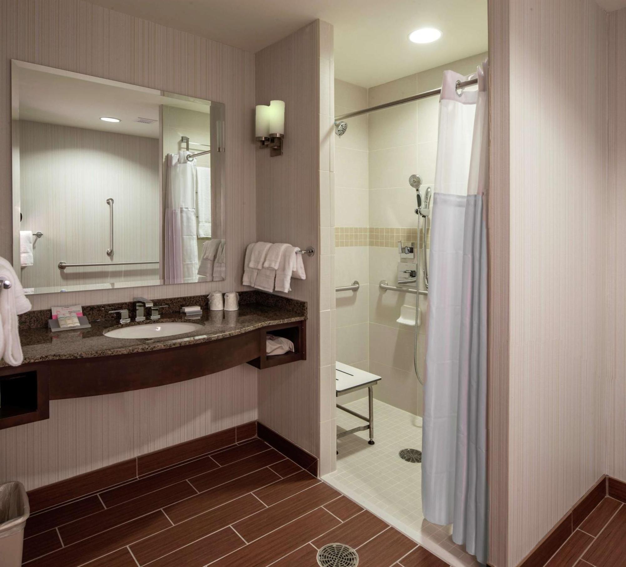 Hilton Garden Inn Uniontown Exteriör bild