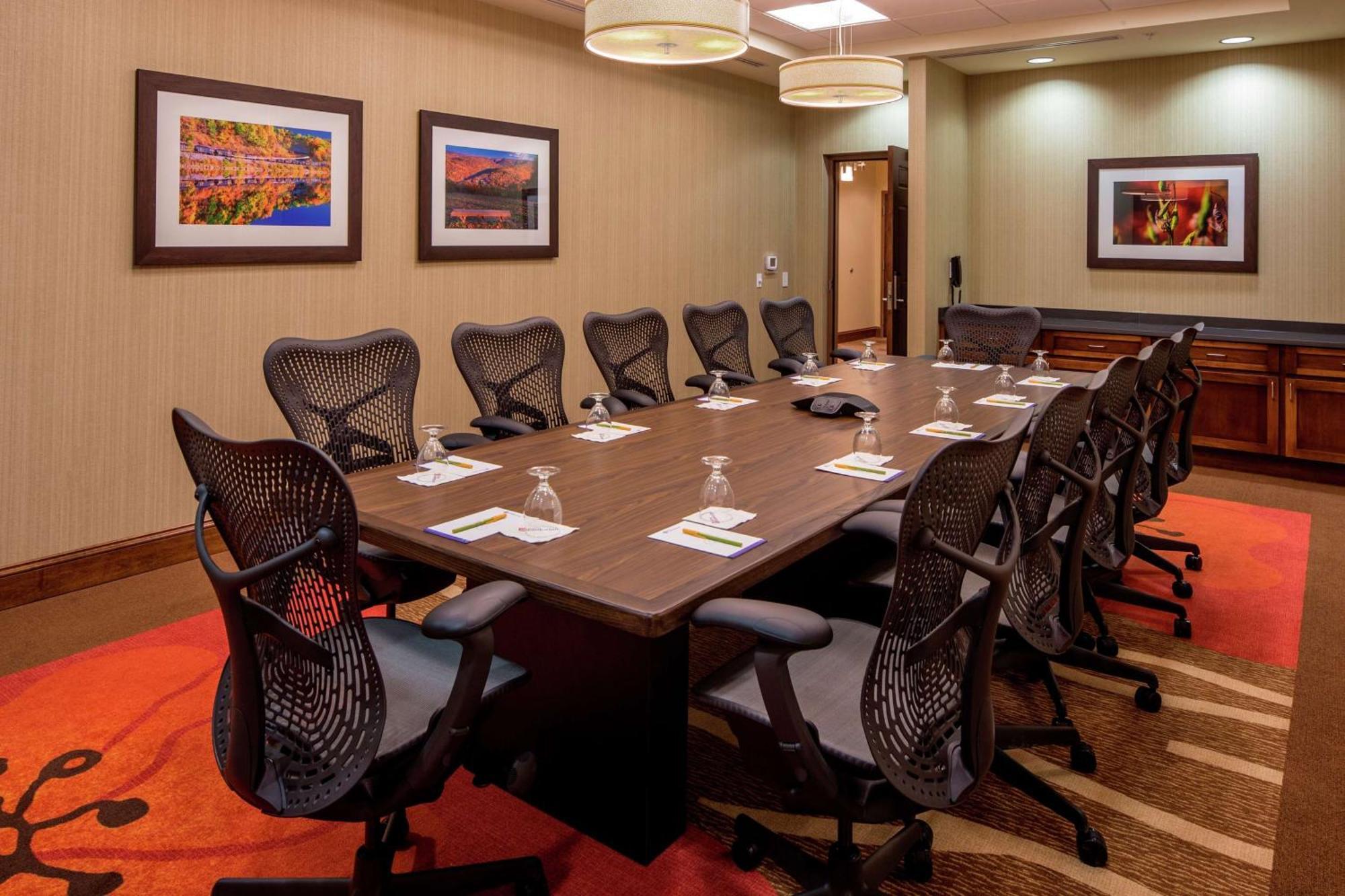 Hilton Garden Inn Uniontown Exteriör bild