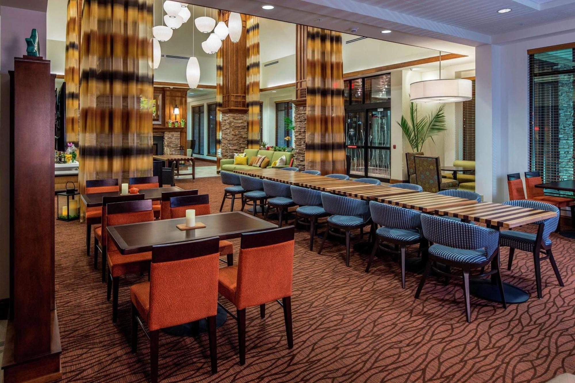 Hilton Garden Inn Uniontown Exteriör bild